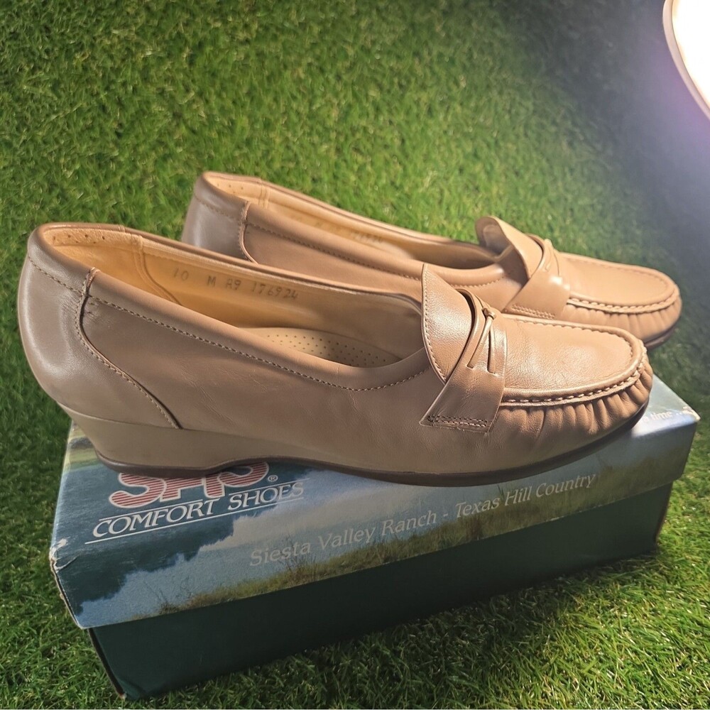SAS Shoes Womens Size 10 M Taupe Leather Loafer Slip On Casual SAS Tripad